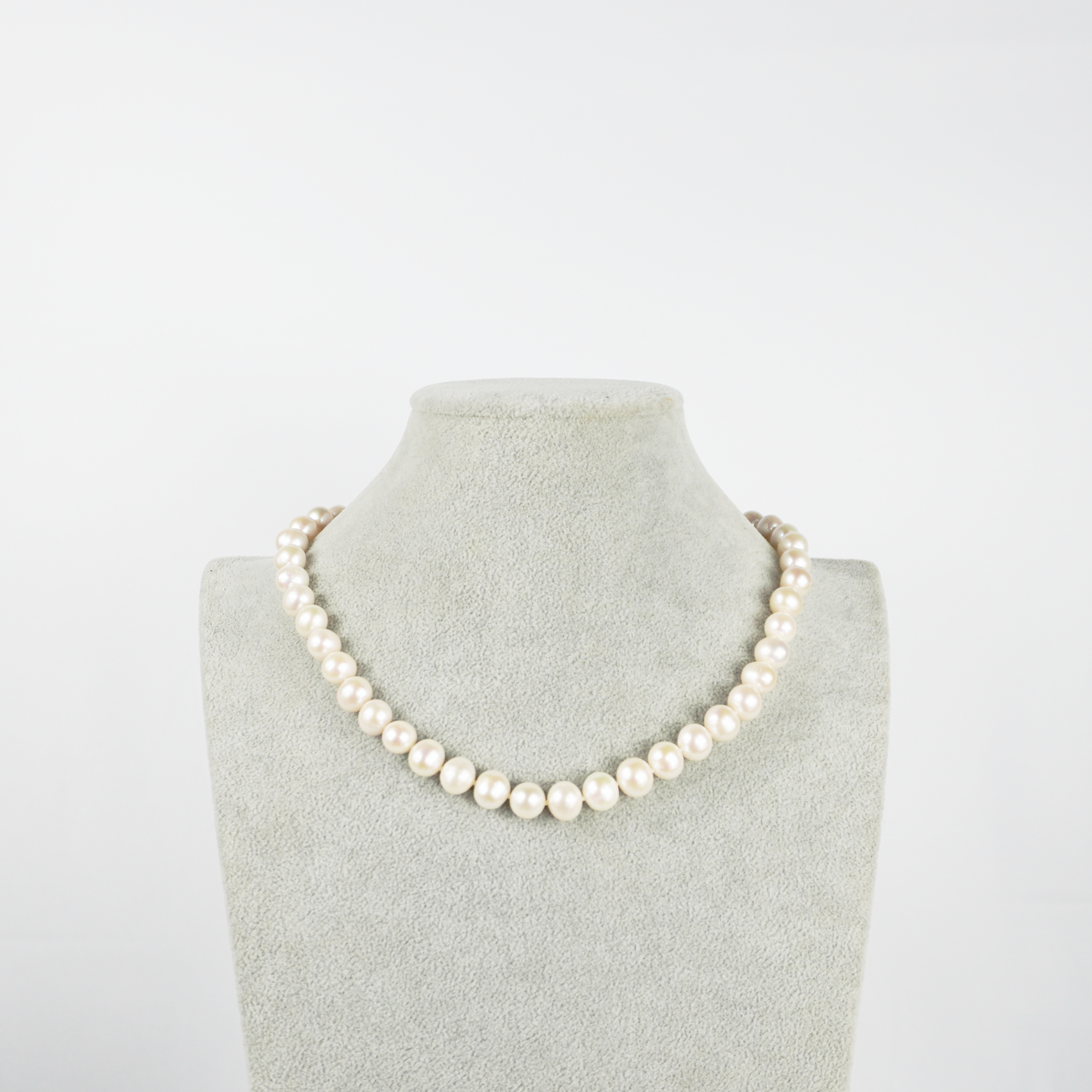 9 mm Elegant Freshwater Pearl Necklace – Soft Yellow-White with Pink Overtones Exclusive Rewards